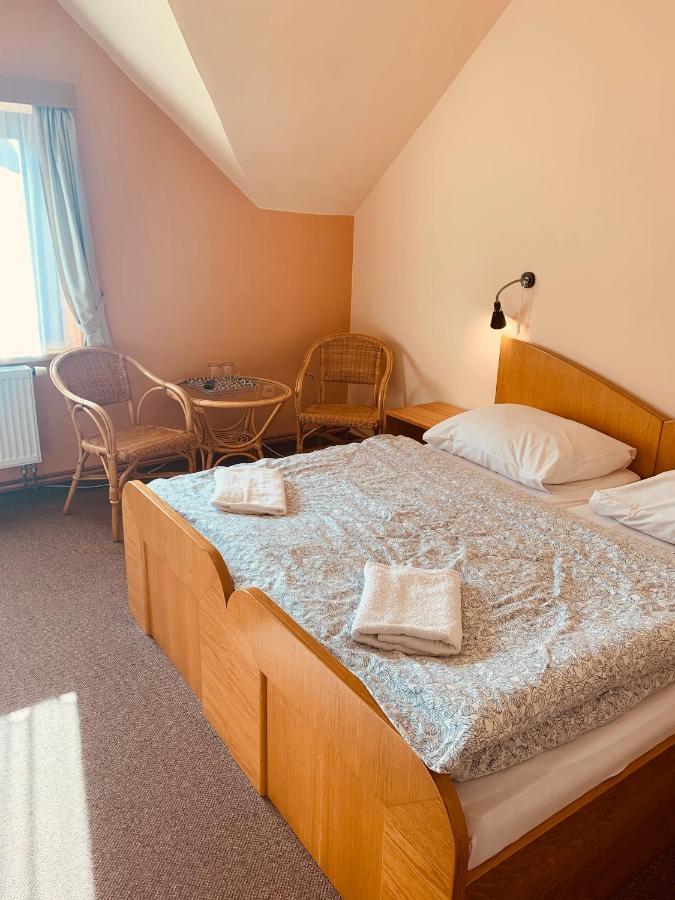 Orlik Rejviz Hotel Luaran gambar