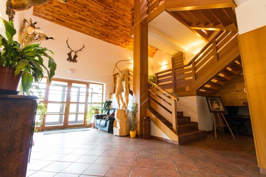Orlik Rejviz Hotel Luaran gambar