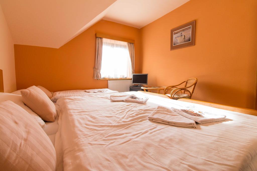 Orlik Rejviz Hotel Luaran gambar